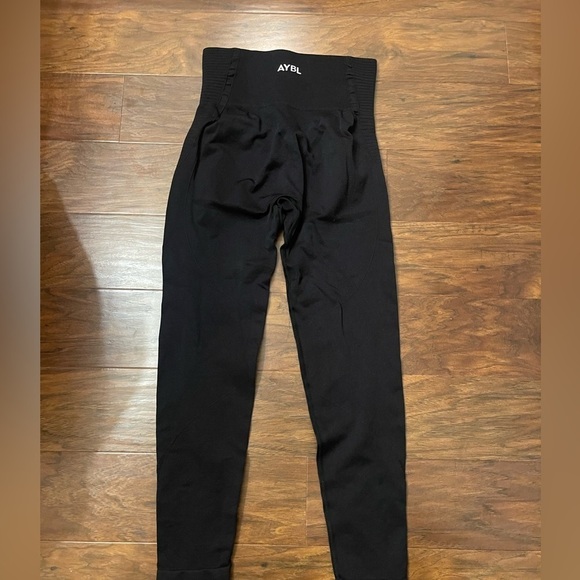 AYBL Balance V3 Seamless Leggings Size M - Picture 5 of 6